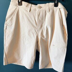 Huk Men's Fishing Shorts. Size large. NWT